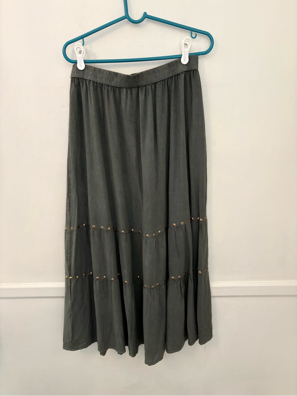 Cato Women's Long Maxi Skirt . Olive Green Tiered w Studded Accent. Size L